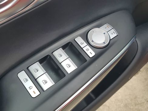 Used 2025 Genesis GV70 2.5T image 19