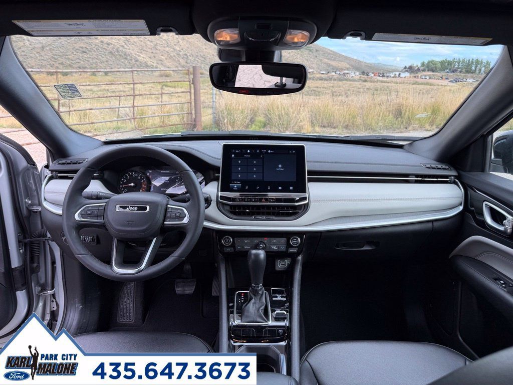 Used 2025 Jeep Compass Limited AWD/4WD image 29