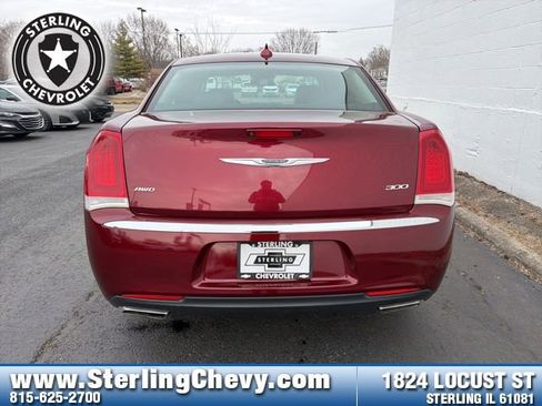 Used 2019 Chrysler 300 Limited image 4