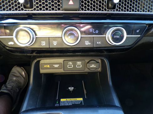 Used 2022 Honda Civic Touring image 21