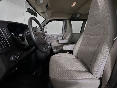 Used 2023 GMC Savana 2500 RWD image 12