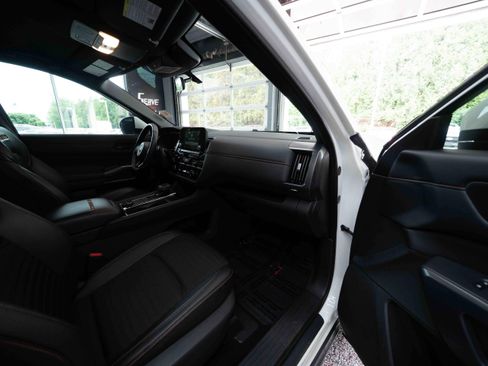 Used 2024 Nissan Pathfinder Rock Creek AWD/4WD image 26