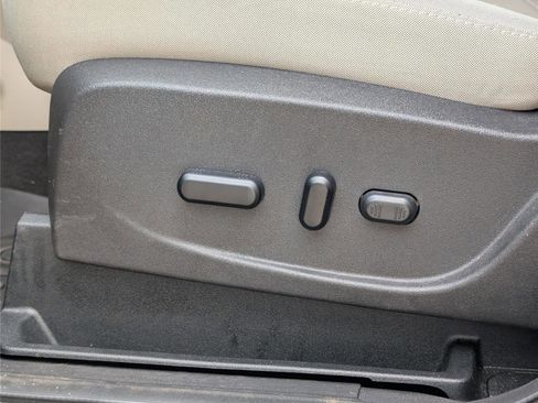 Used 2019 Ford Escape SE image 15