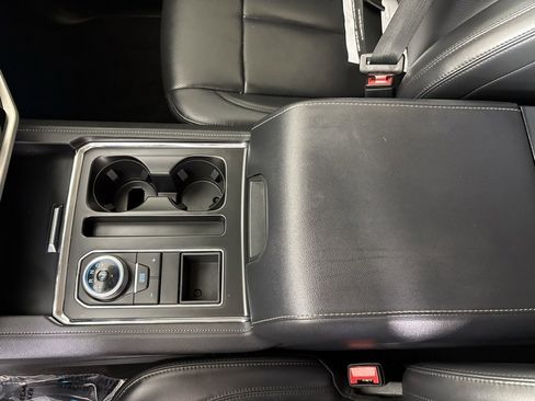 Used 2024 Ford Expedition Max XLT image 32