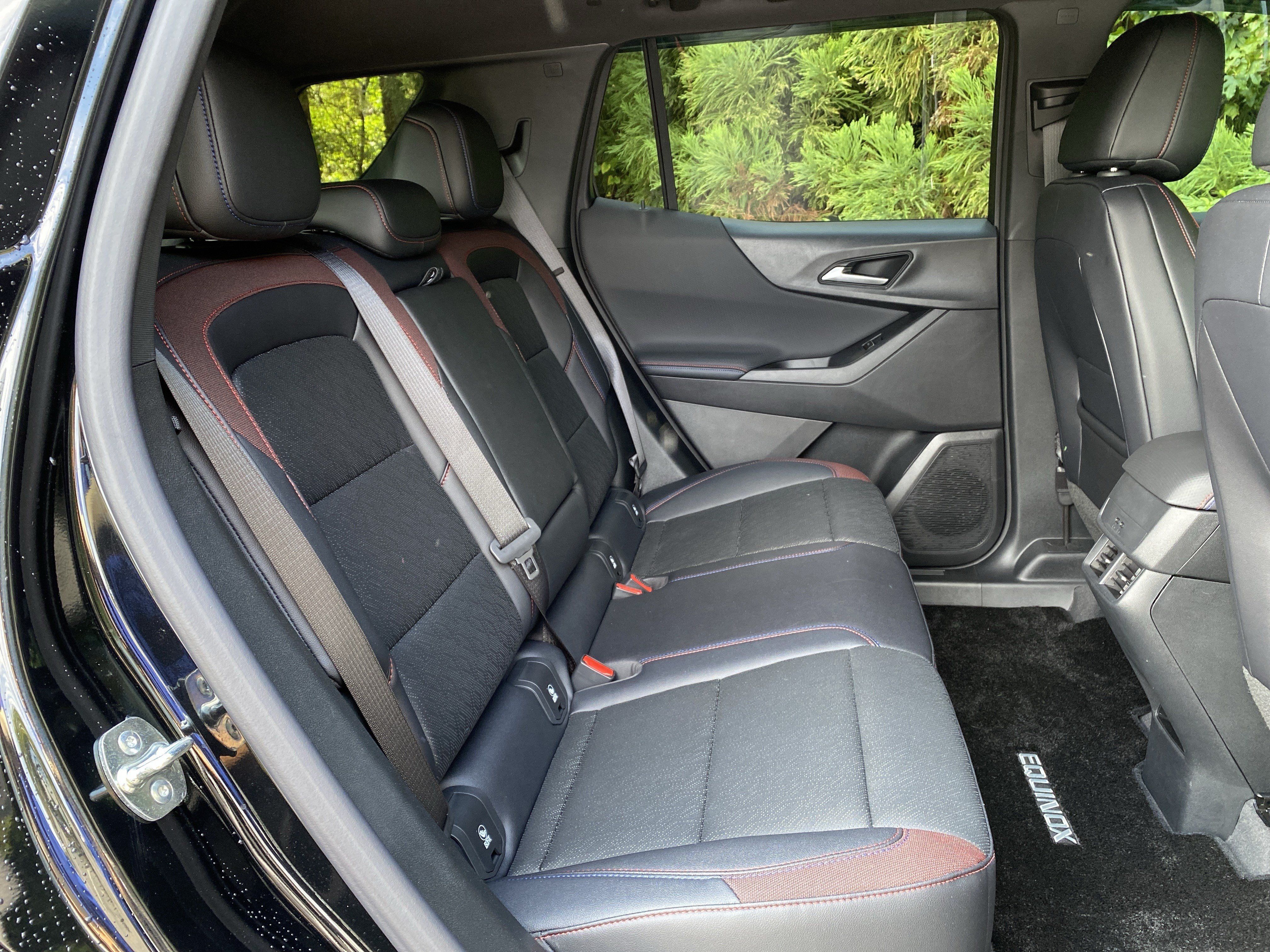 Used 2026 Chevrolet Equinox RS w/ Safety and Technology Package FWD image 37