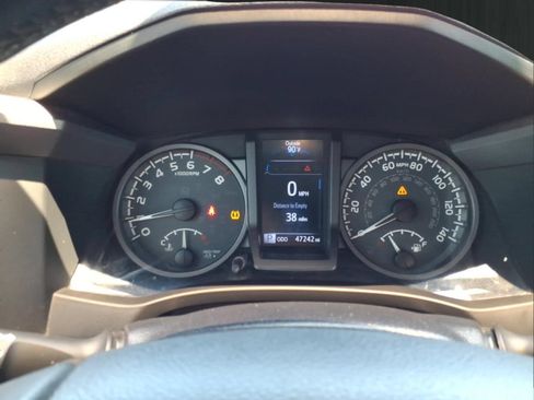 Used 2019 Toyota Tacoma TRD Off-Road AWD/4WD image 23