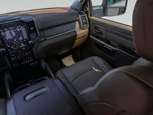 Used 2024 RAM 3500 Limited AWD/4WD image 30
