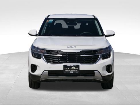 Used 2025 Kia Seltos LX image 8