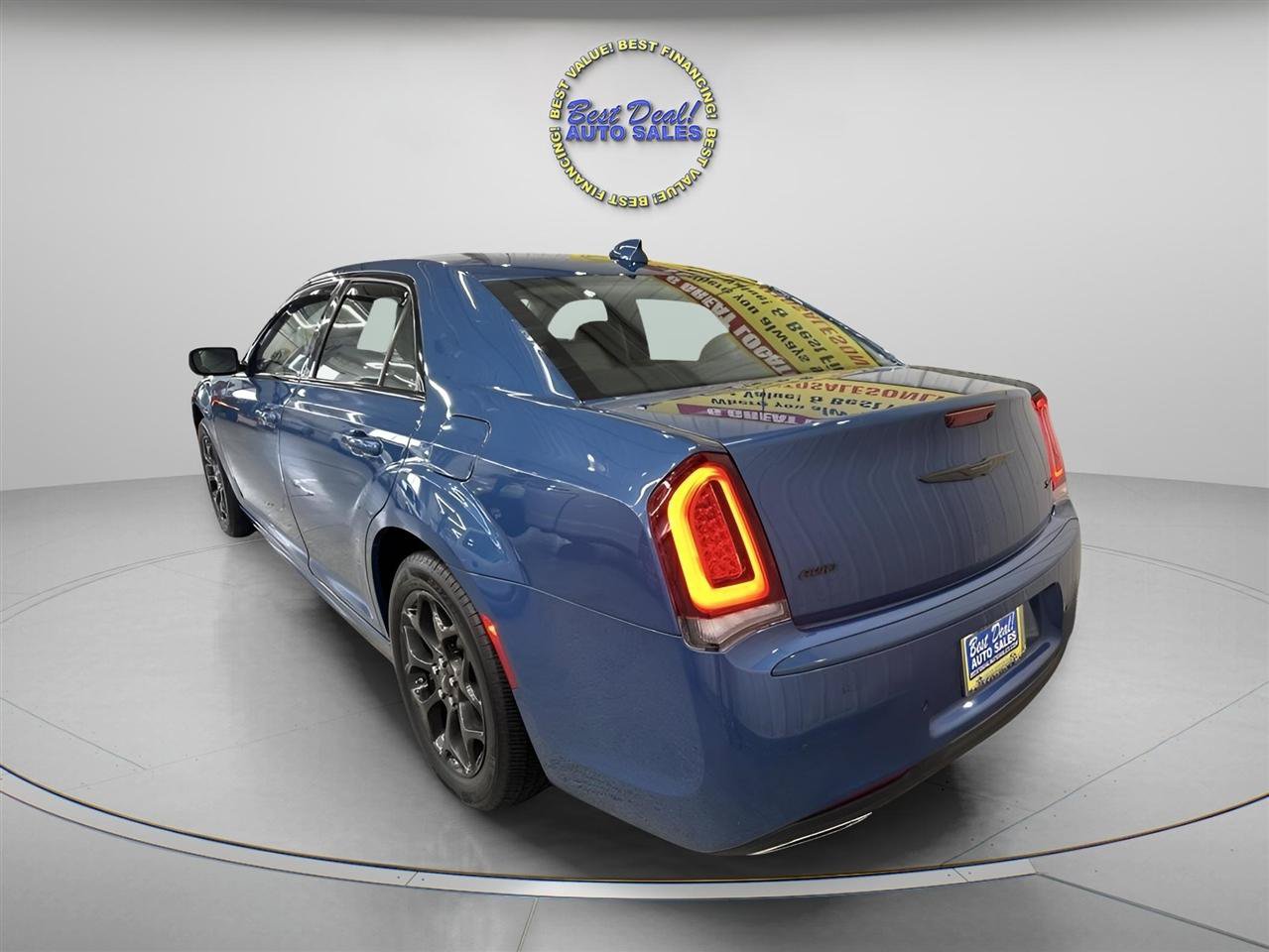 Used 2022 Chrysler 300 Touring L AWD/4WD image 3
