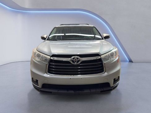 Used 2015 Toyota Highlander Plus image 2