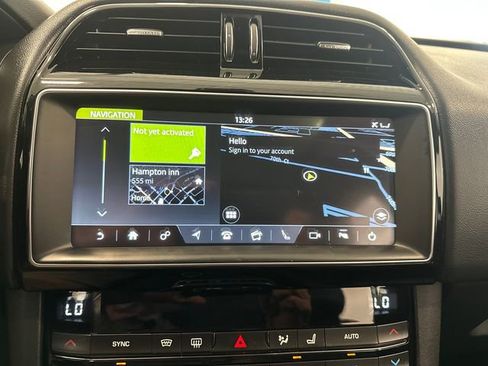 Used 2019 Jaguar F-PACE Premium AWD/4WD image 17