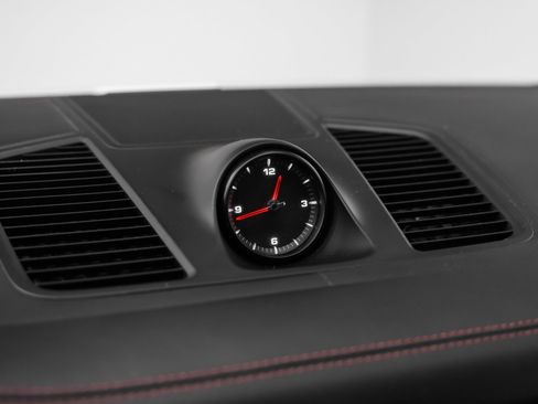 Used 2022 Porsche Cayenne Platinum Edition image 39