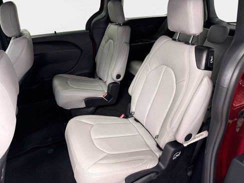 New 2026 Chrysler Pacifica Select FWD image 24