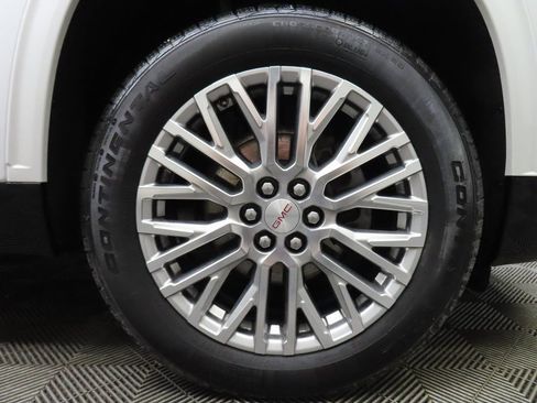 Used 2024 GMC Acadia Denali image 8