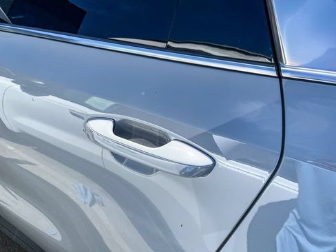 Certified 2025 Kia Sorento S w/ Panoramic Sunroof Package AWD/4WD image 10