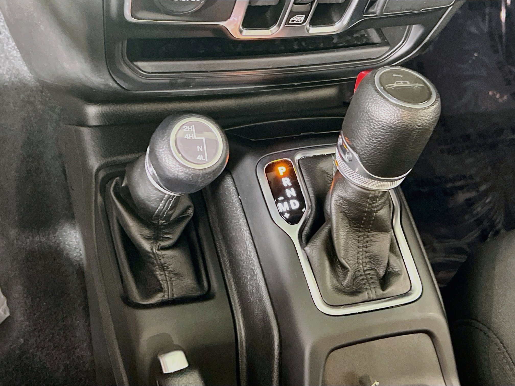 Used 2023 Jeep Gladiator Sport AWD/4WD image 16