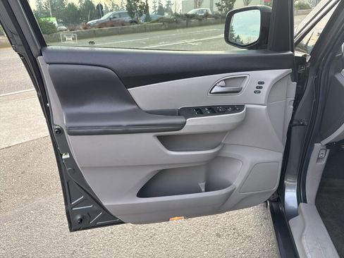 Used 2012 Honda Odyssey Touring Elite image 30