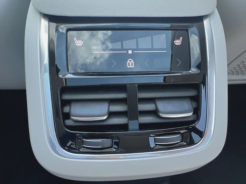 Certified 2024 Volvo XC90 T8 Ultimate AWD/4WD image 23