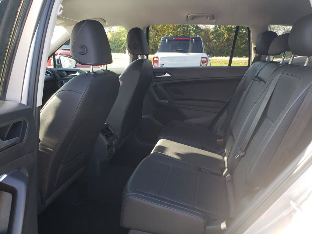 Used 2020 Volkswagen Tiguan SE AWD/4WD image 12