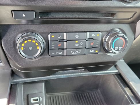 Used 2018 Ford F150 XLT w/ Equipment Group 302A Luxury AWD/4WD image 23