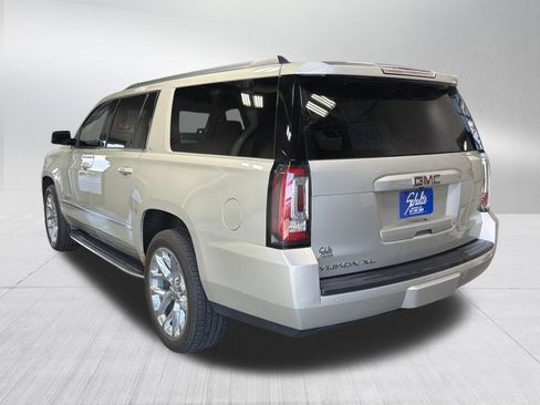 Used 2016 GMC Yukon XL SLT w/ Open Road Package image 5