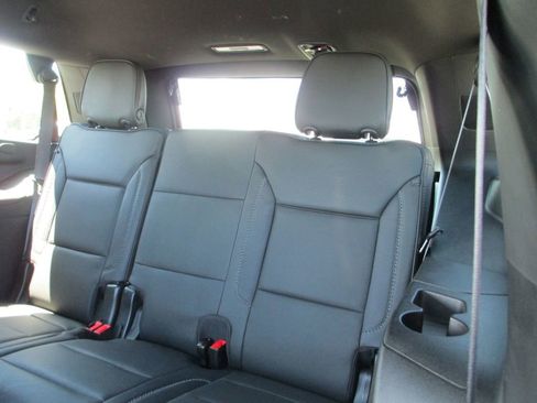 Used 2023 GMC Yukon Denali AWD/4WD image 25