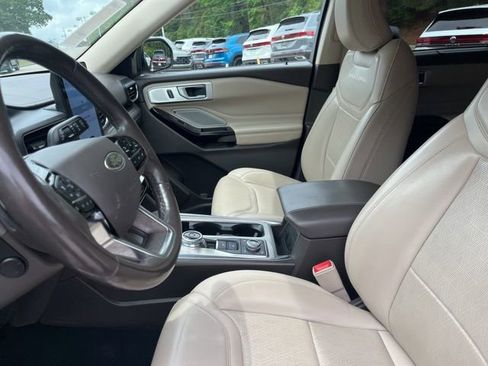 Used 2021 Ford Explorer Platinum w/ Equipment Group 601A AWD/4WD image 9