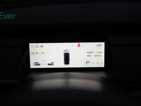 Used 2024 Tesla Model Y 2WD image 26