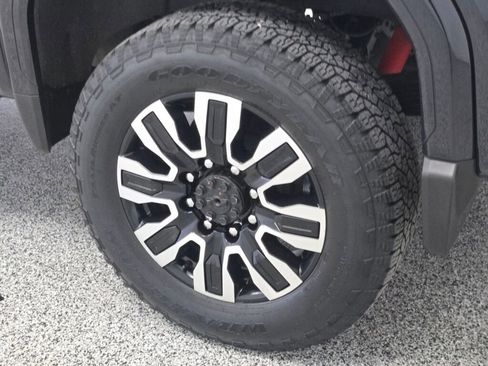 Certified 2024 GMC Sierra 2500 Denali Ultimate w/ LPO, GMC Protection Package AWD/4WD image 15