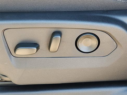 New 2026 GMC Sierra 1500 SLE w/ Preferred Package image 16