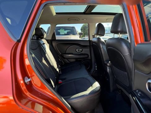 Used 2018 Kia Soul ! w/ Tech Package FWD image 30