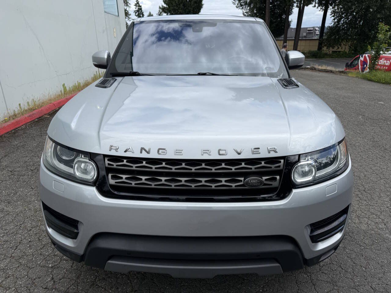 Used 2016 Land Rover Range Rover Sport SE AWD/4WD image 5