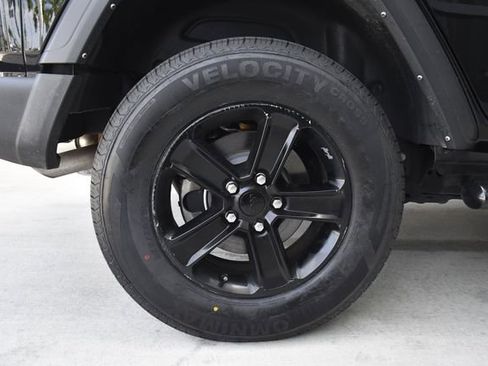 Used 2022 Jeep Wrangler Unlimited Sport AWD/4WD image 31