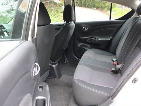 Used 2015 Nissan Versa SV image 14