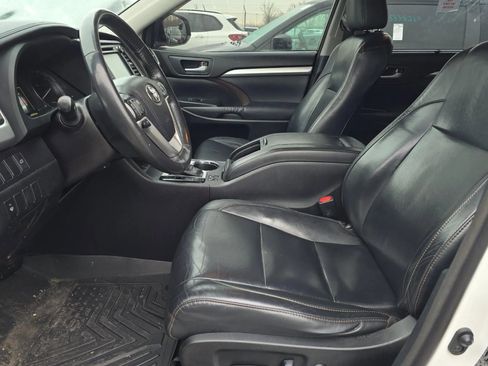 Used 2015 Toyota Highlander XLE image 11