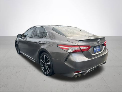 Used 2018 Toyota Camry XSE image 9