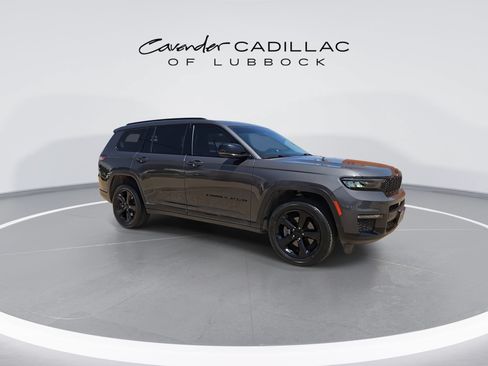 Used 2023 Jeep Grand Cherokee L Limited w/ Black Appearance Package AWD/4WD image 2