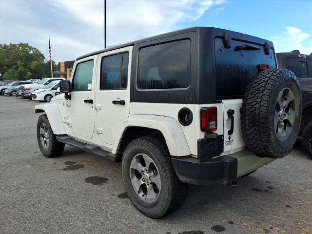 Used 2017 Jeep Wrangler Unlimited Sahara w/ Connectivity Group AWD/4WD image 7