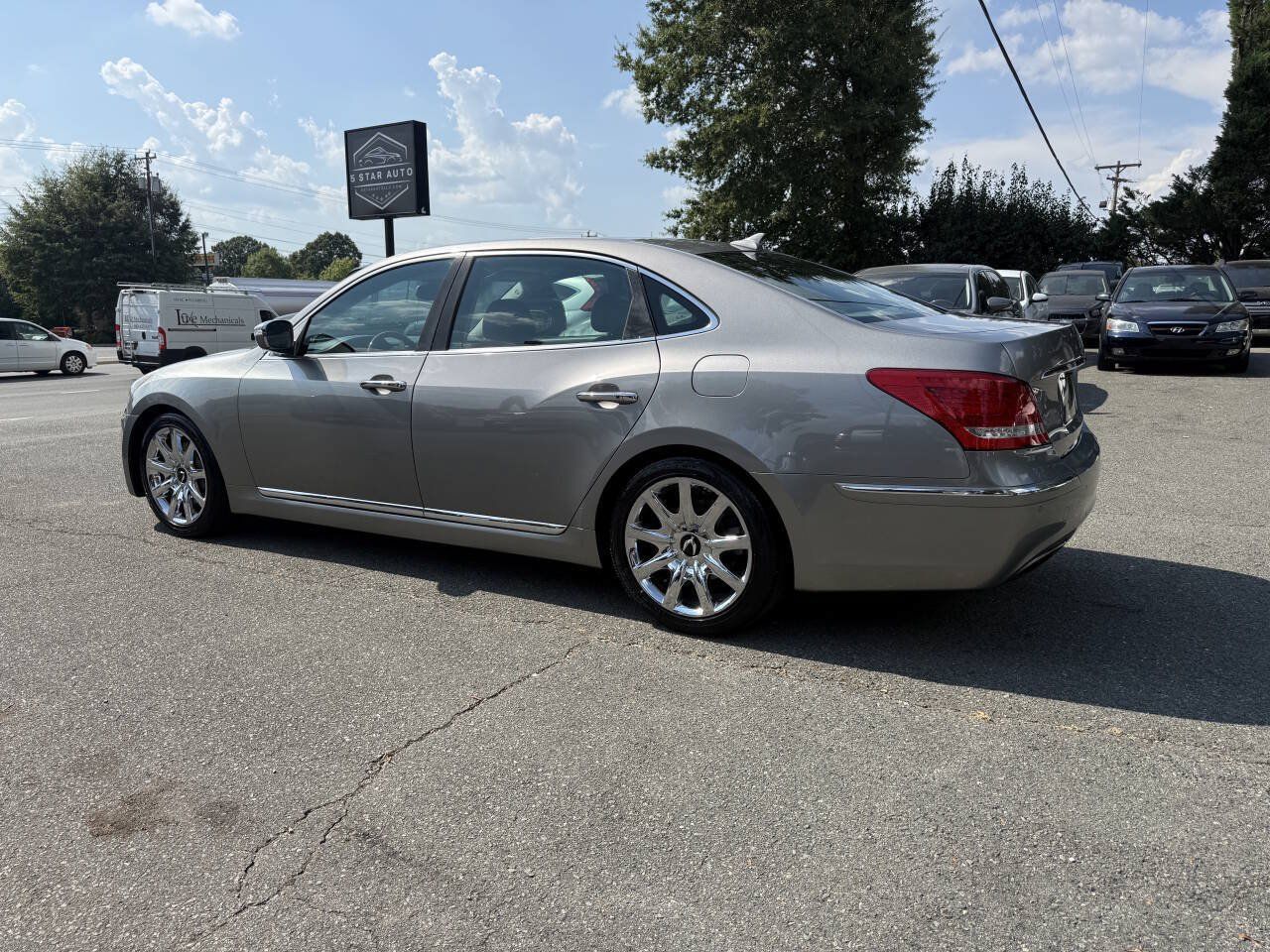 Used 2012 Hyundai Equus Signature RWD image 7
