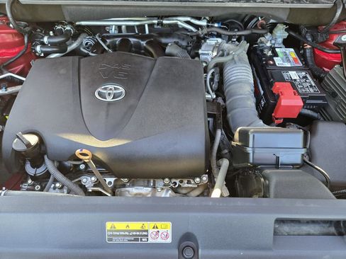 Used 2020 Toyota Highlander XLE FWD image 31