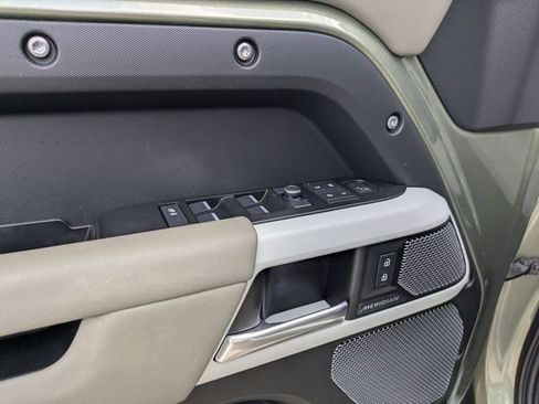 Used 2020 Land Rover Defender 110 SE image 24