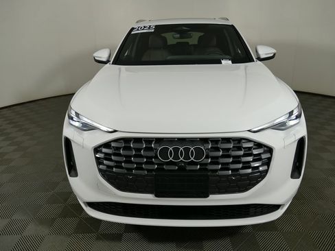 Certified 2025 Audi Q5 Premium w/ Convenience Package AWD/4WD image 8