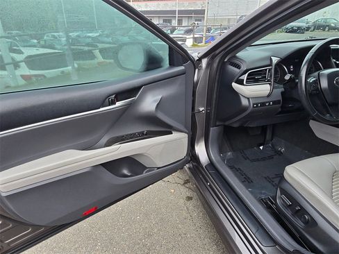 Certified 2023 Toyota Camry SE image 21