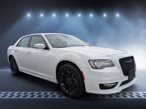 Used 2023 Chrysler 300 Touring L w/ Popular Equipment Group image 2