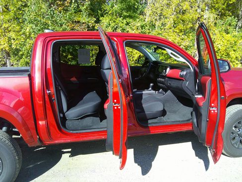 Used 2023 Toyota Tacoma SR5 image 9