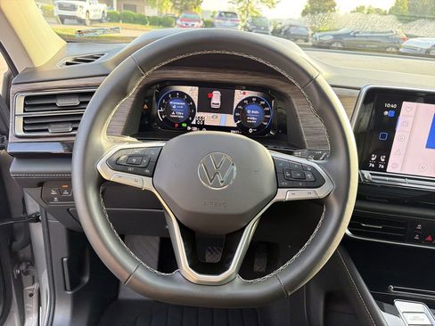 Used 2024 Volkswagen Atlas SEL AWD/4WD image 26