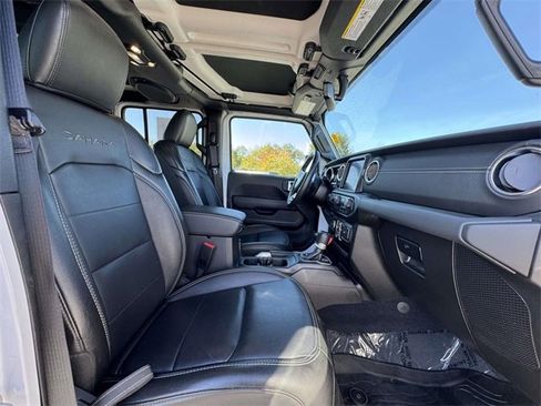 Used 2022 Jeep Wrangler Unlimited Sahara w/ Cold Weather Group image 15