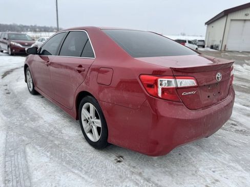Used 2014 Toyota Camry SE image 14