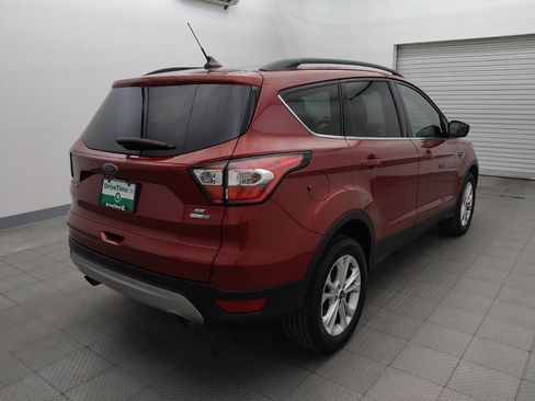Used 2018 Ford Escape SE w/ SE Sync 3 Package AWD/4WD image 9
