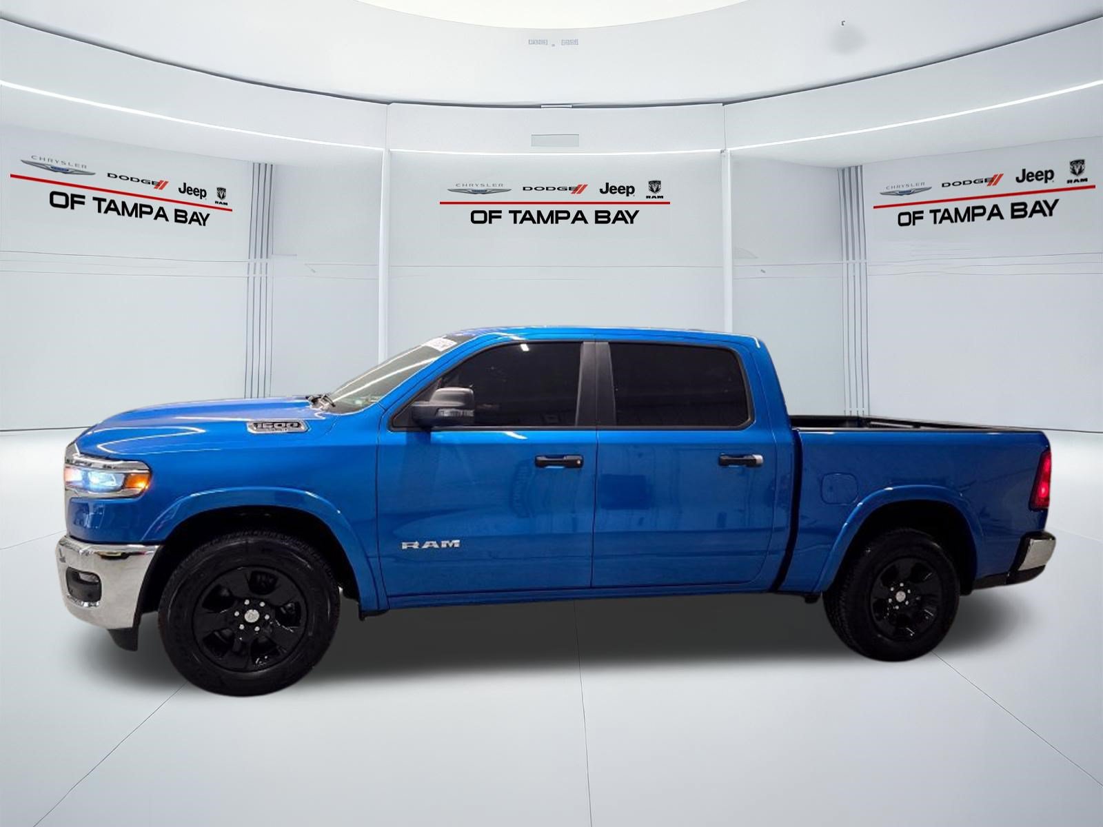 Used 2025 RAM 1500 Big Horn AWD/4WD image 3